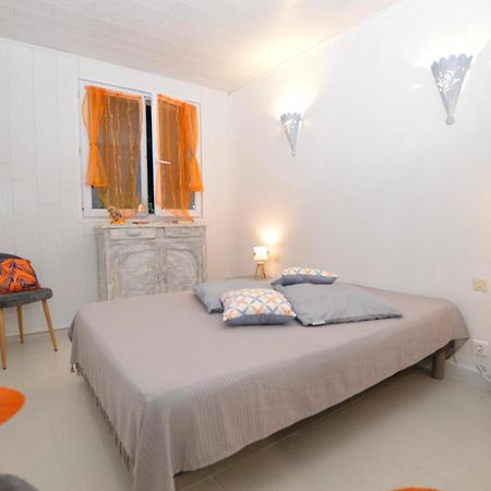 Cozy Apartment In Propriano With Kitchen Екстер'єр фото
