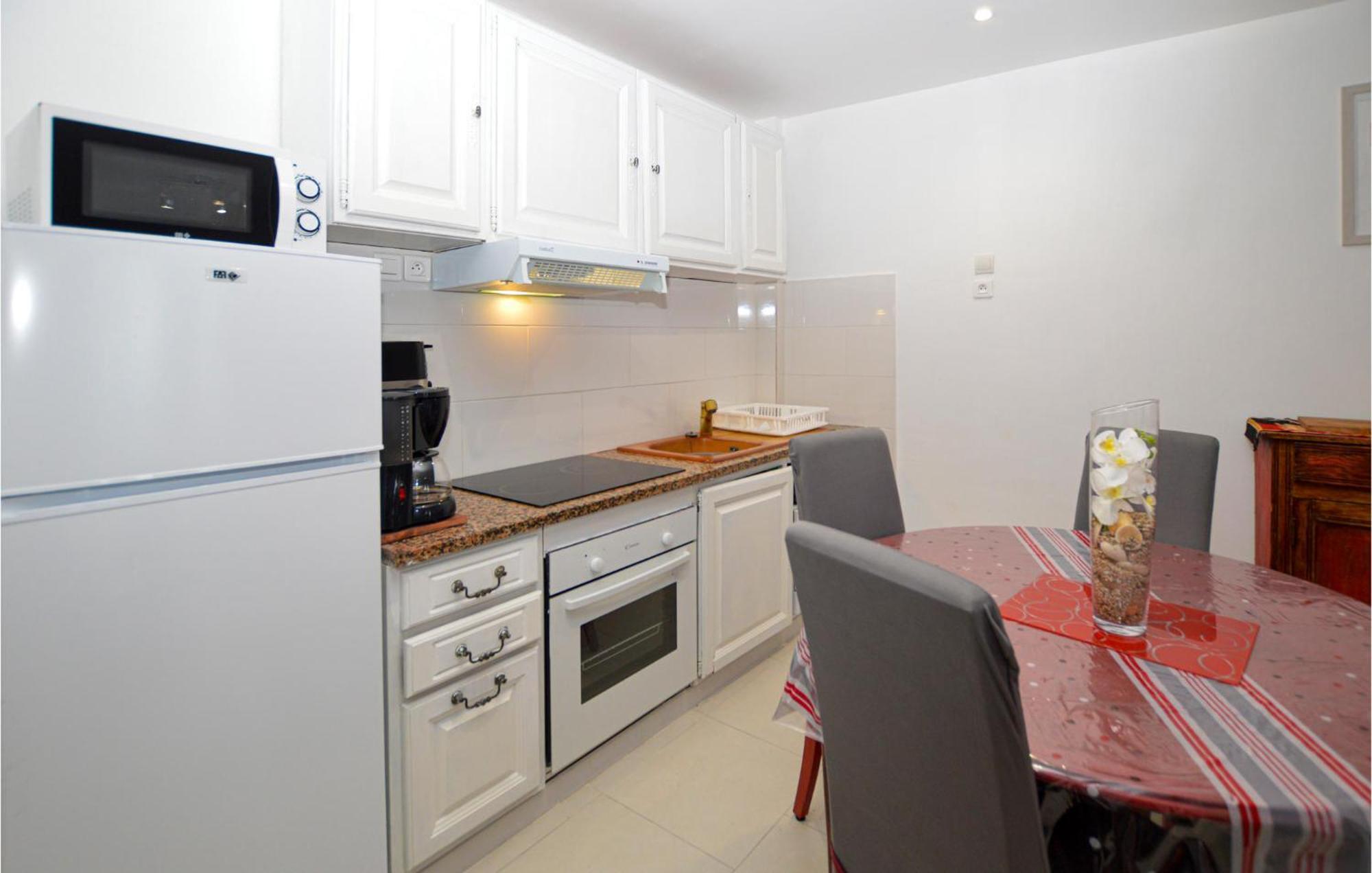 Cozy Apartment In Propriano With Kitchen Екстер'єр фото